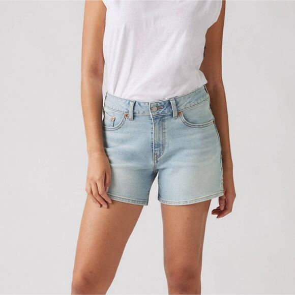 Levi's Women's Mid Rise A Line Shorts Light Wash Size 32 - Picture 1 of 6